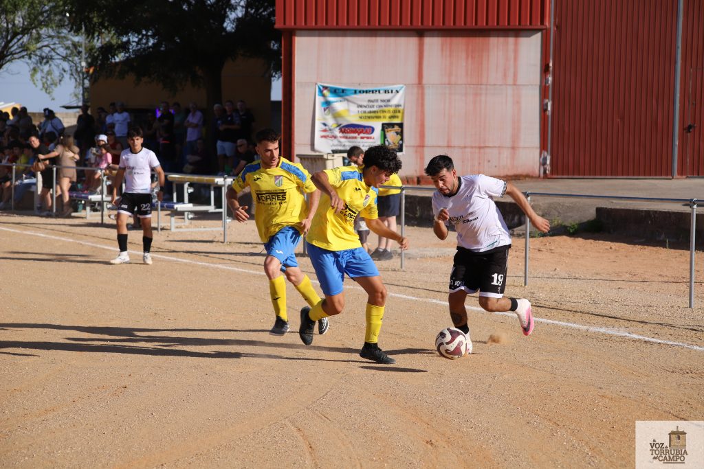 C.F. Torrubia cae por la mínima ante el C.D. Triana Tresjuncos en un nuevo amistoso 10 futbol 19