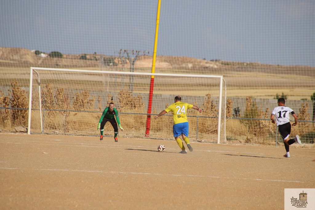 C.F. Torrubia cae por la mínima ante el C.D. Triana Tresjuncos en un nuevo amistoso 11 futbol 21