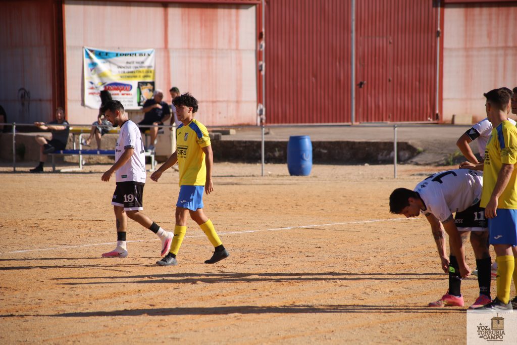 C.F. Torrubia cae por la mínima ante el C.D. Triana Tresjuncos en un nuevo amistoso 13 futbol 25