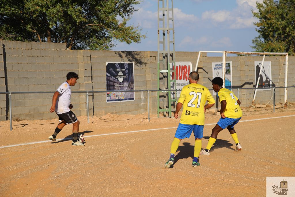 C.F. Torrubia cae por la mínima ante el C.D. Triana Tresjuncos en un nuevo amistoso 14 futbol 27