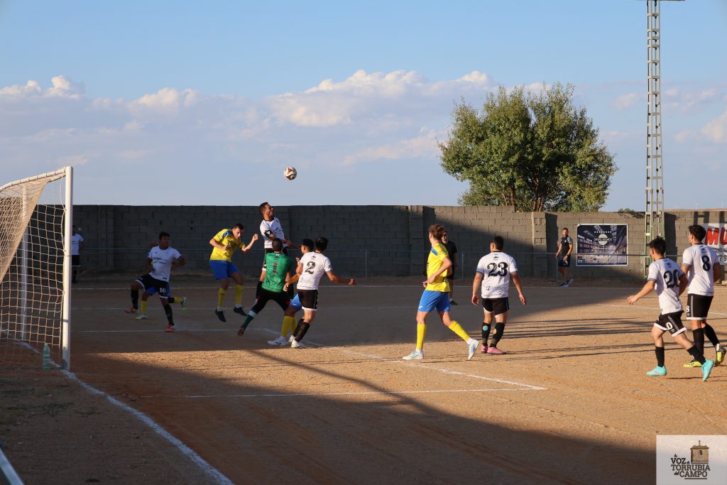 C.F. Torrubia cae por la mínima ante el C.D. Triana Tresjuncos en un nuevo amistoso 2 futbol 3 1