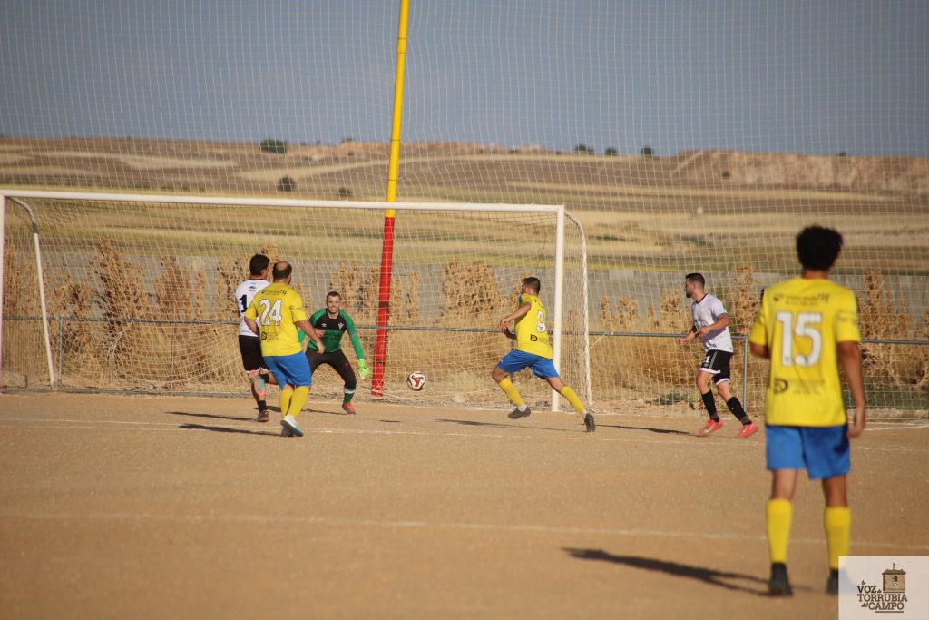 C.F. Torrubia cae por la mínima ante el C.D. Triana Tresjuncos en un nuevo amistoso 17 futbol 33
