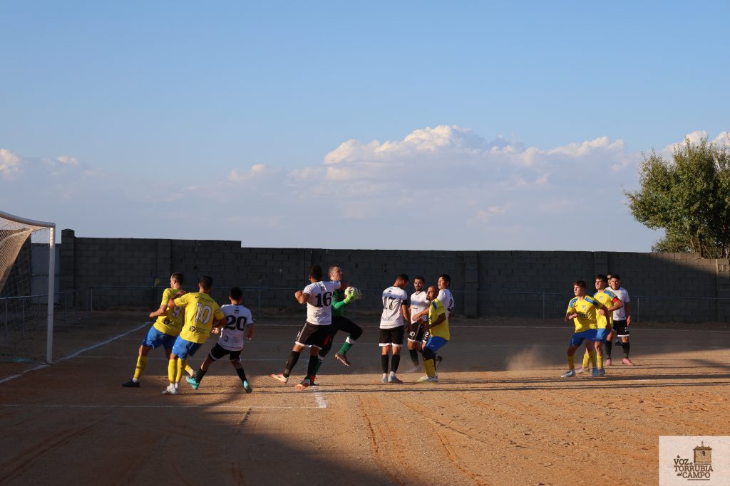 C.F. Torrubia cae por la mínima ante el C.D. Triana Tresjuncos en un nuevo amistoso 4 futbol 7 1
